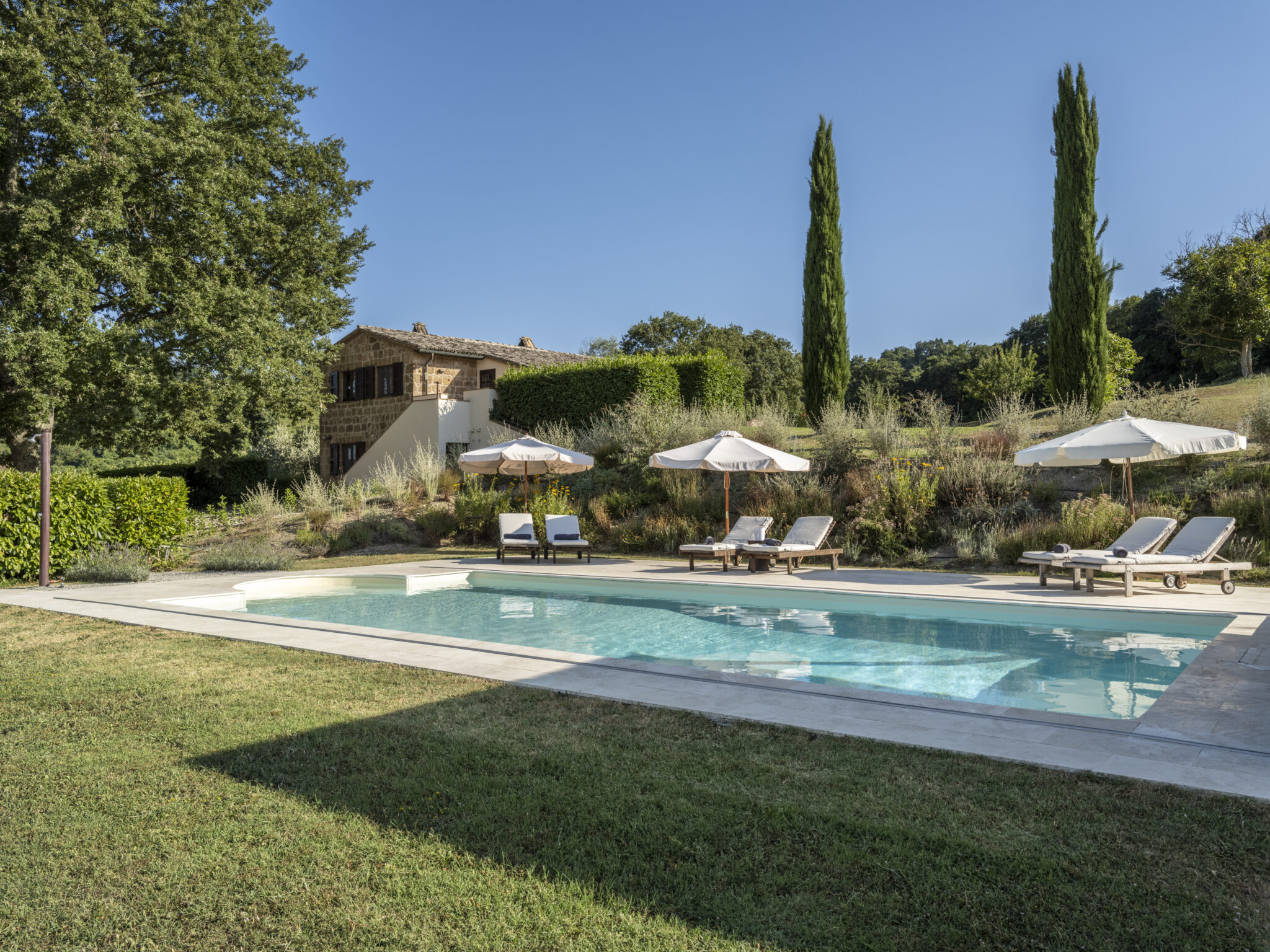 La-Collina-d'Oro-mainhouse-pool