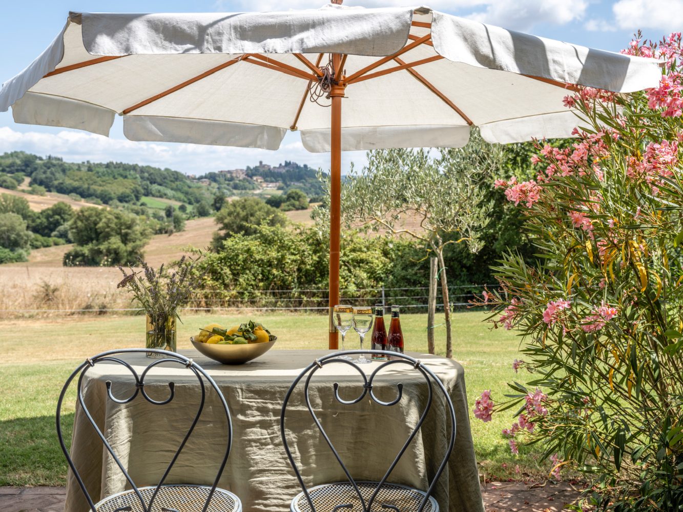 La-Collina-d'Or-guesthouse-italianterrace-diningwithaview