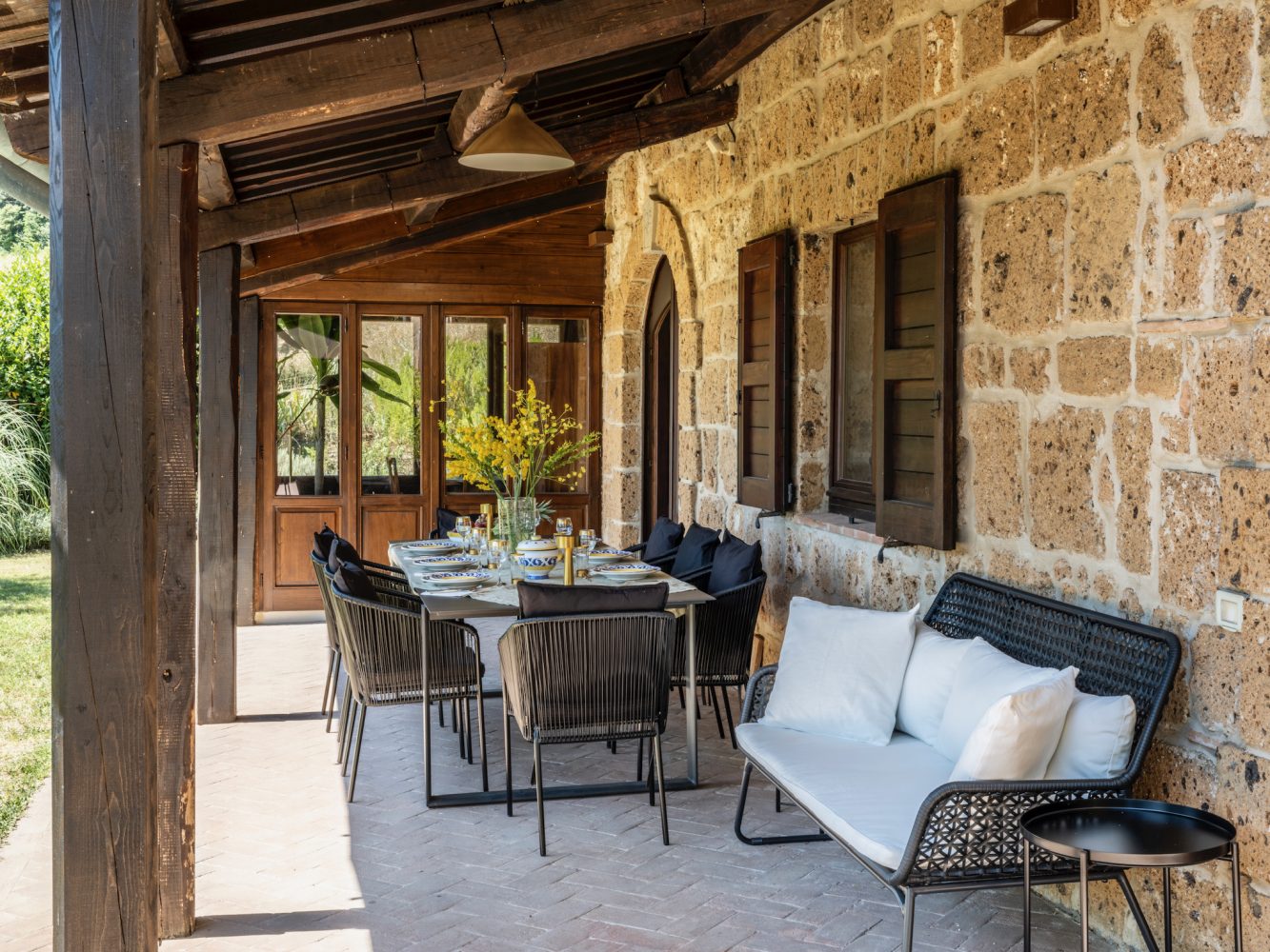 La-Collina-d'Or-patio-dining-outdoordining